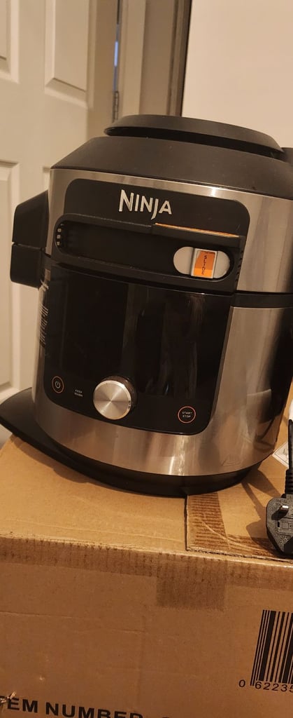 Ninja Foodi 15 in 1 Airfryer for parts or accessories 