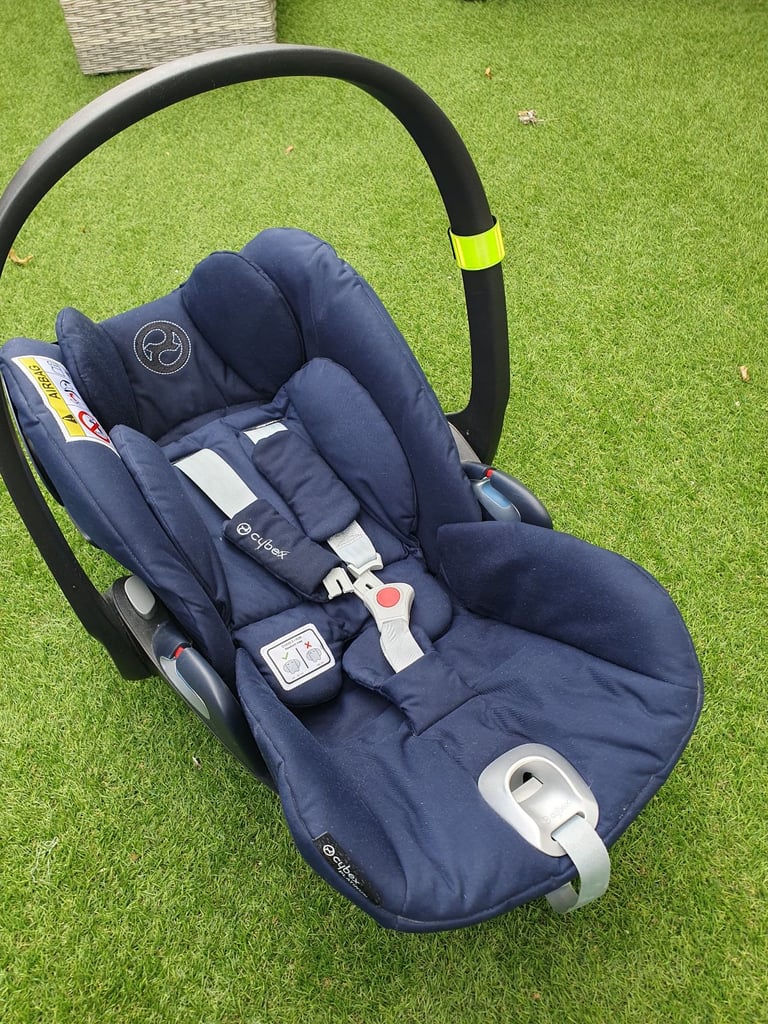 Cybex Cloud Z i-Size Baby Seat and 360 Swivel Isofix Base Z