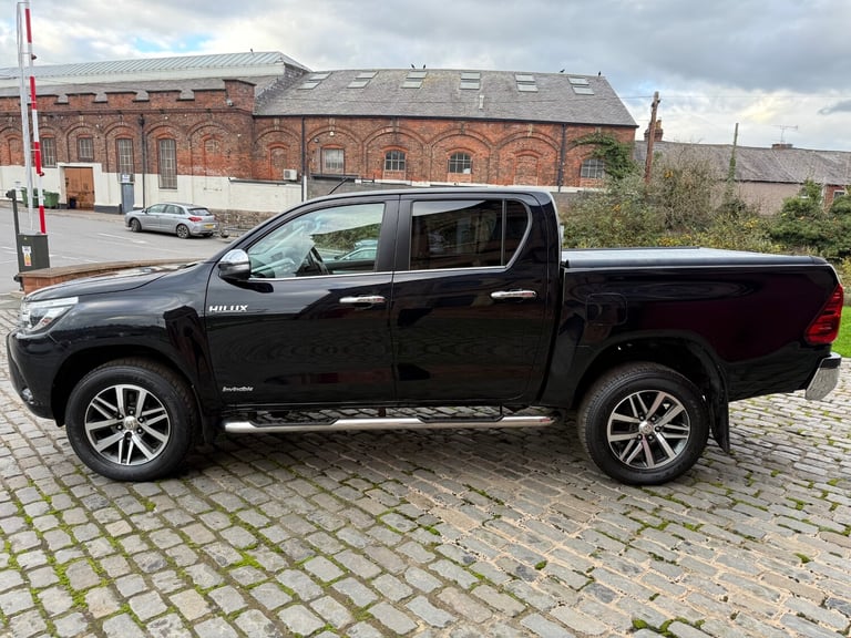 2017 Toyota Hilux Invincible D/Cab Pick Up 2.4 D-4D PICK UP Diesel Manual