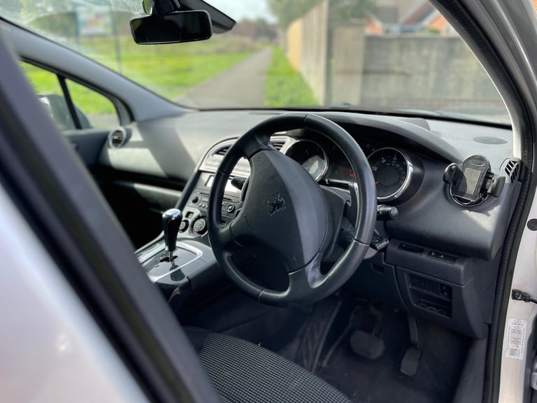 Peugeot, 5008, MPV, 2011, Semi-Auto, 1560 (cc),5 doors - Image 5