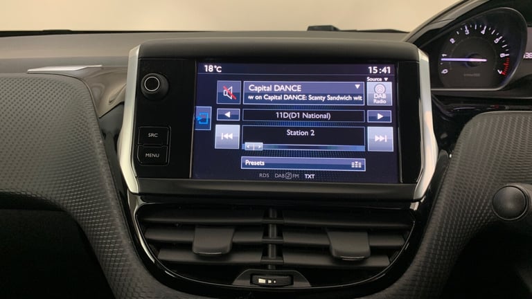 2016 Peugeot 208 1.2 PureTech XS White Hatchback 5dr Petrol Manual Euro 6 (82 ps) Hatchback Petro...