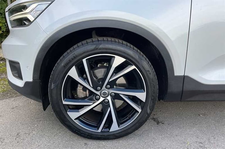 2020 Volvo XC40 2.0 B4P R DESIGN Pro 5dr Auto ESTATE PETROL Automatic