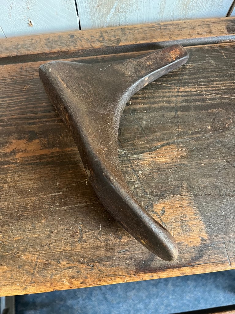 Vintage Cast Iron Cobbler’s Boot Last – Antique Shoemaking Tool / Industrial Decor