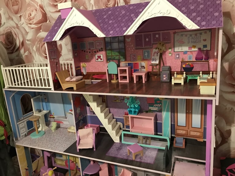 Dolls house large 