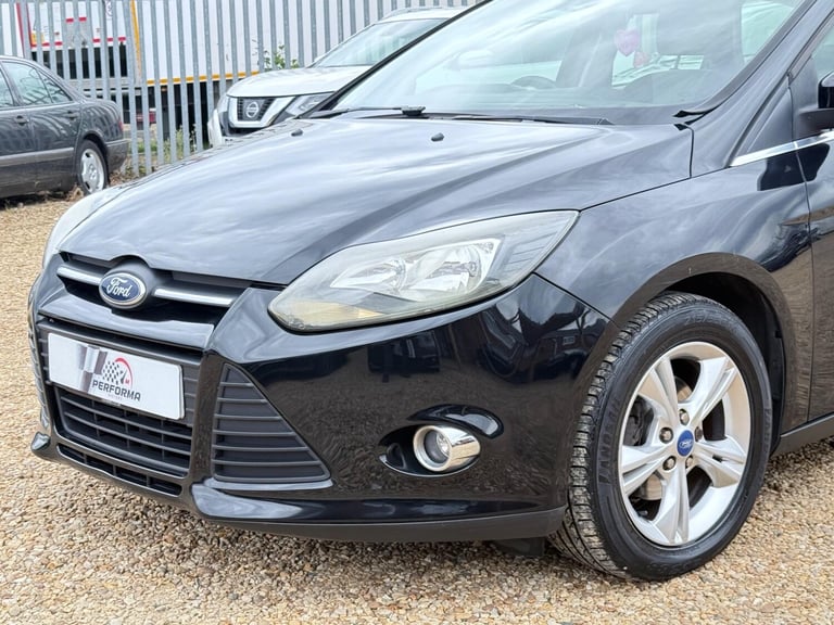 2012 Ford Focus 1.6 TDCi Zetec Euro 5 (s/s) 5dr ESTATE Diesel Manual