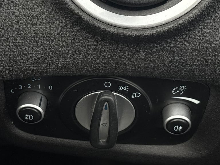 2013 Ford Fiesta 1.25 82 Zetec 5dr Hatchback PETROL Manual