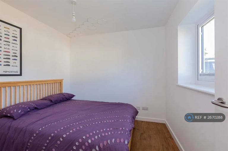 3 bedroom house in Holly Close, Highmoor Cross, Henley-On-Thames, RG9 (3 bed) (#2670288)