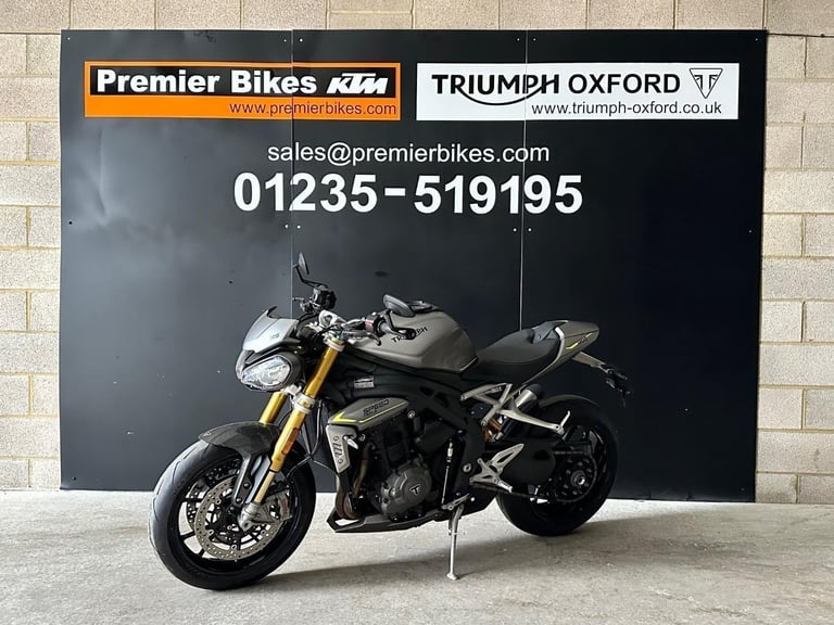 STUNNING ONE OWNER 2021/21 TRIUMPH SPEED TRIPLE 1200 RS MOTORCYCLE