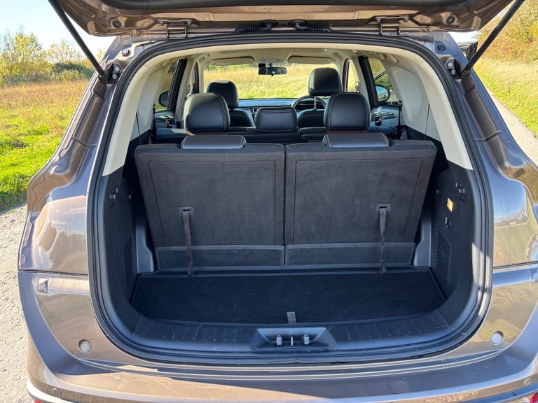 2022 DFSK Glory 580 Seven Seater Automatic Petrol   PETROL Automatic