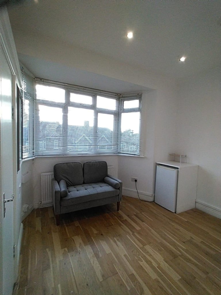 DS 1st FLOOR ONE BEDROOM10MIN HITHER GREEN BR20MIN LONDN BRIDGE ZONE3OK SINGLE PARENT&CHILD