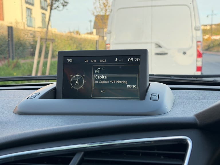 Peugeot, 3008, Hatchback, 2015, Manual, 1560 (cc), 5 doors