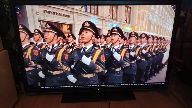 FREE DELIVERY excellent 40 LED full HDTV 1080p freeveiw channels inbuilt 
