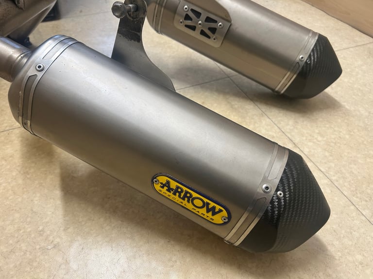 Triumph Speed Triple S & R Arrow Slip On Silencers A9600773