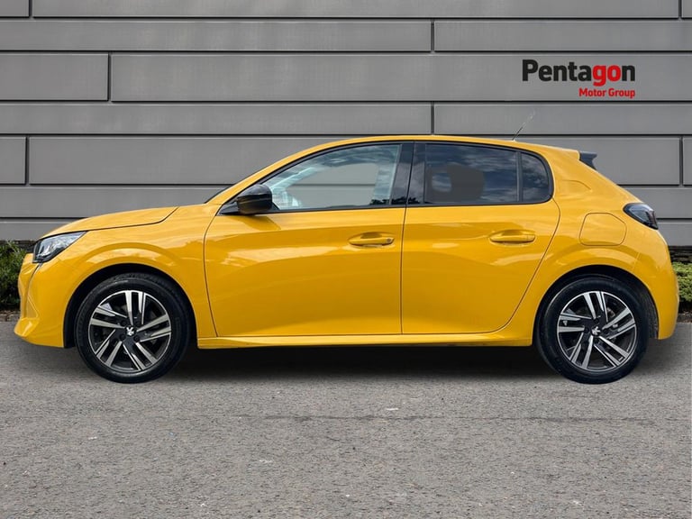  Peugeot 208 1.2 Puretech Allure Premium  Plus Hatchback 5dr Petrol Manual Euro