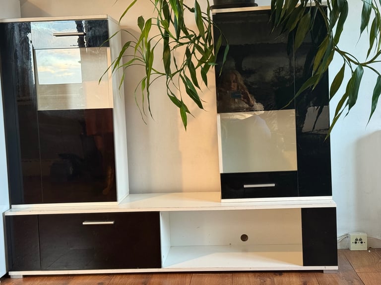 image for House CLEARANCE Shawlands Great occasions if you need equipment Welcome 