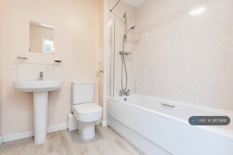 2 bedroom flat in Burnside Road, Dyce, Aberdeen, AB21 (2 bed) (#2673691)