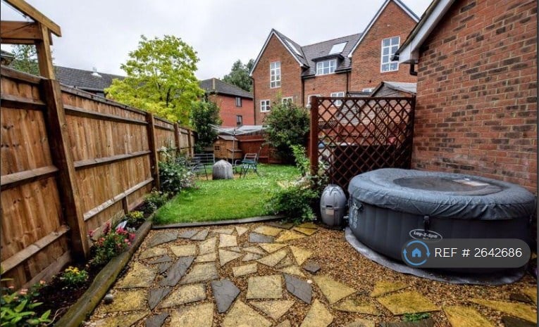 4 bedroom house in Fuggle Drive, Aylesbury, HP21 (4 bed) (#2642686)