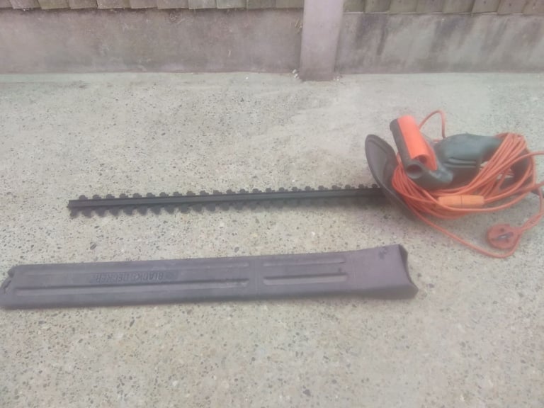 Black & Decker Hedge Trimmer 