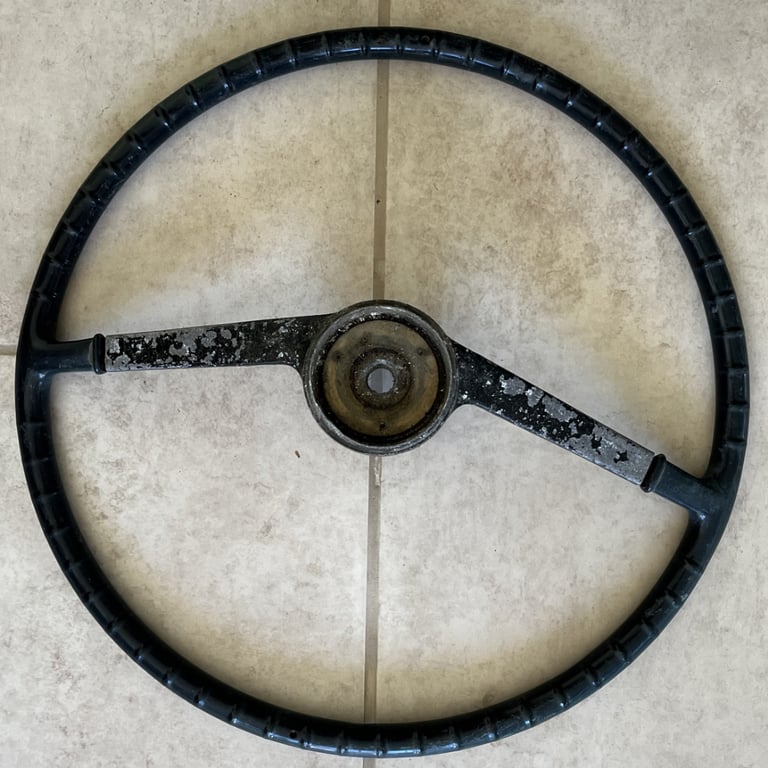 Austin A30 steering wheel 17 inch diameter. OTHER PARTS AVILABLE.
