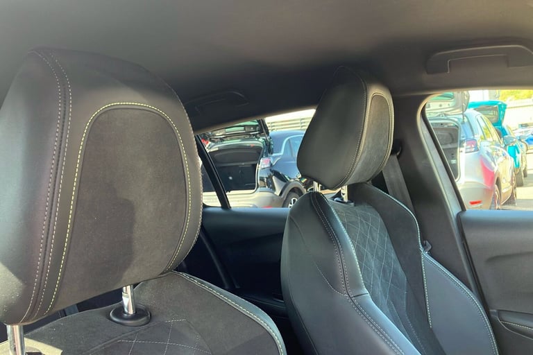  Peugeot 208 1.2 Puretech Gt Premium Hatchback 5dr Petrol Eat Euro 6 s/s 130 Ps