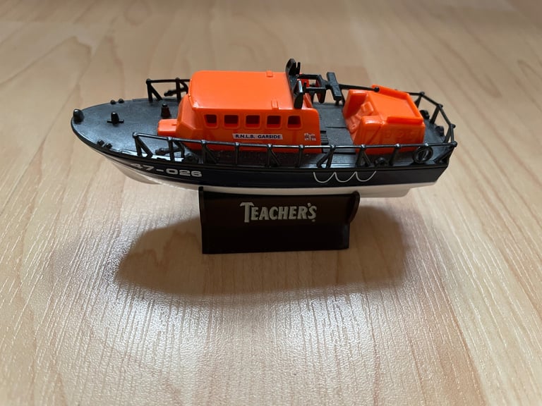 Bundle of die-cast models 