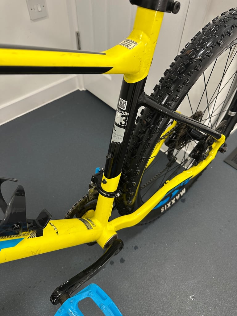 Giant fathom large frame mountain bike 