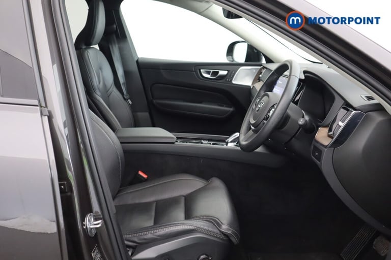 2023 Volvo XC60 2.0 B5P Ultimate Dark 5dr AWD Geartronic SUV Petrol Automatic