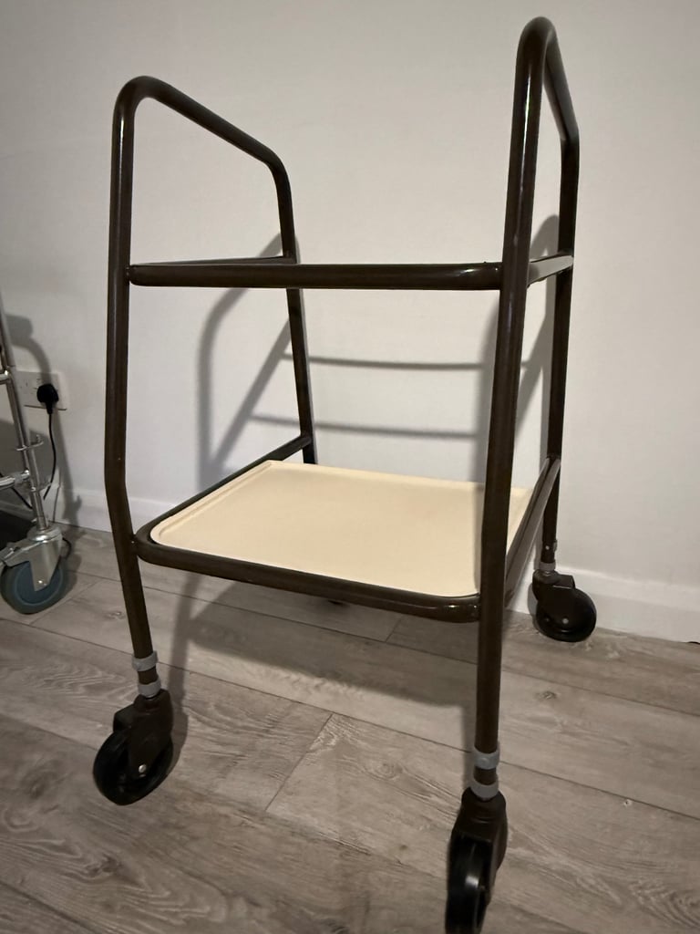 Walker’s trolley / serving trolley