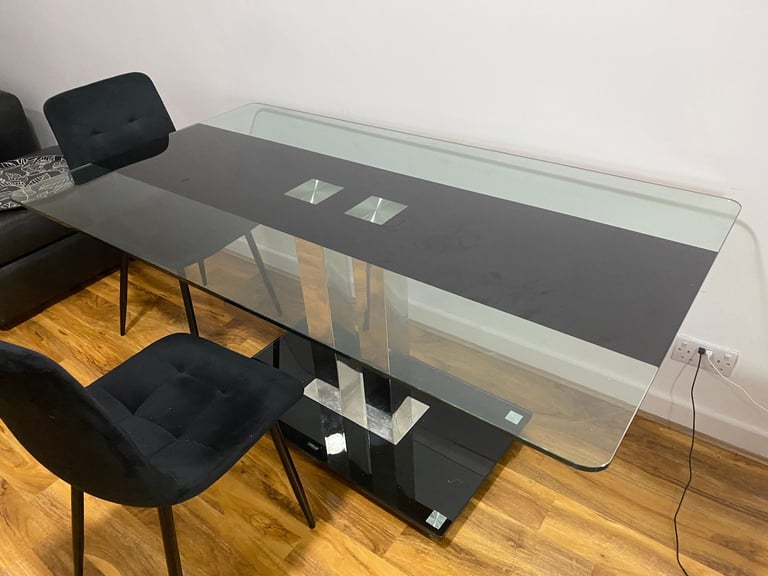 glass dining table 