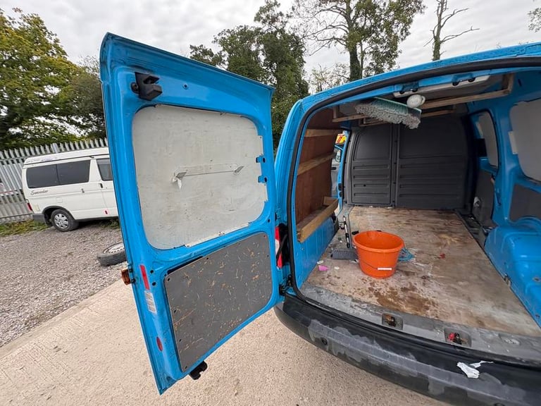 2010 Volkswagen Caddy Maxi Caddy Maxi C20 TDI 104 Panel Van DIESEL Manual
