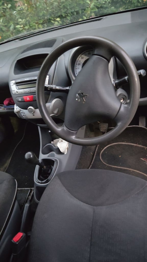 Peugeot, 107, Hatchback, 2011, Manual, 998 (cc), 5 doors