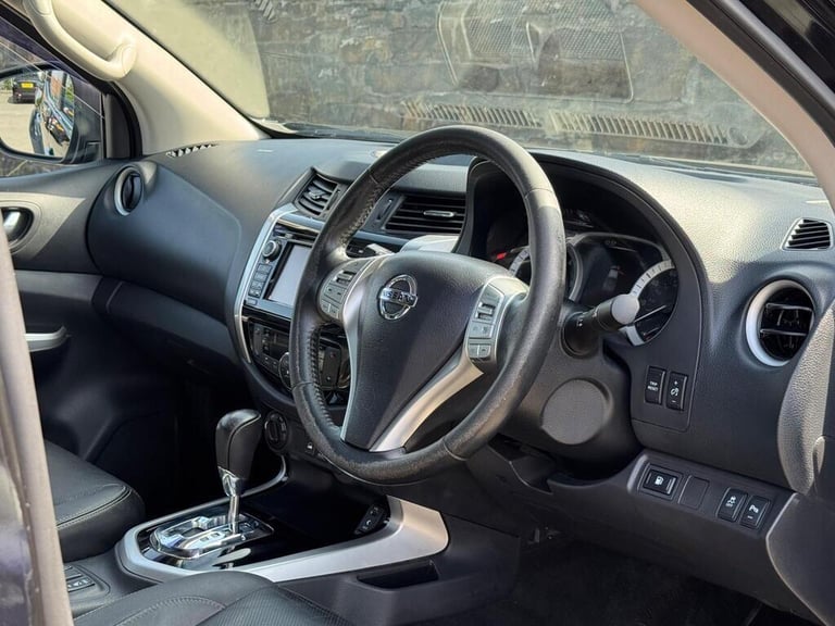 2016 Nissan Navara 2.3 dCi Tekna Auto 4WD Euro 5 4dr PICK UP Diesel Automatic