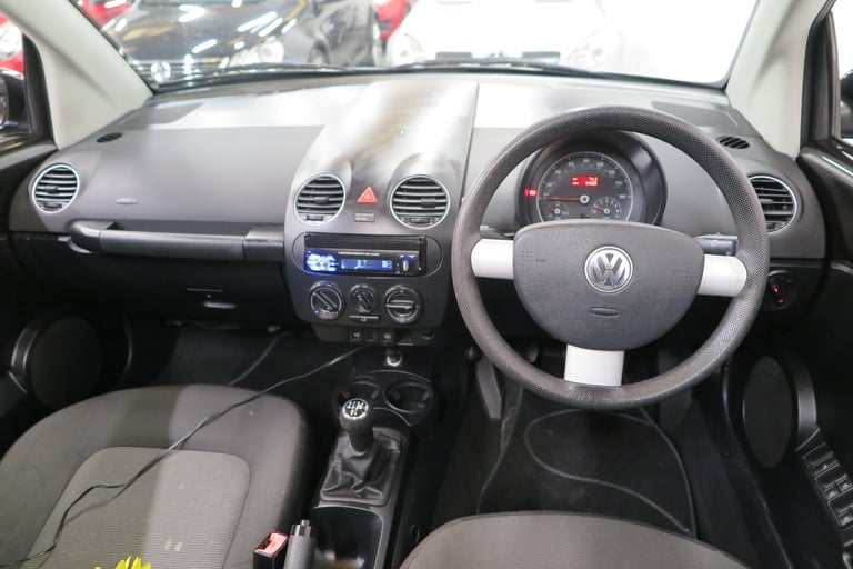 2011 Volkswagen Beetle 1.6 Sola 2dr CONVERTIBLE Petrol Manual