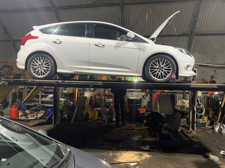 Ford, FOCUS, Hatchback, 2013, Manual, 1560 (cc), 5 doors