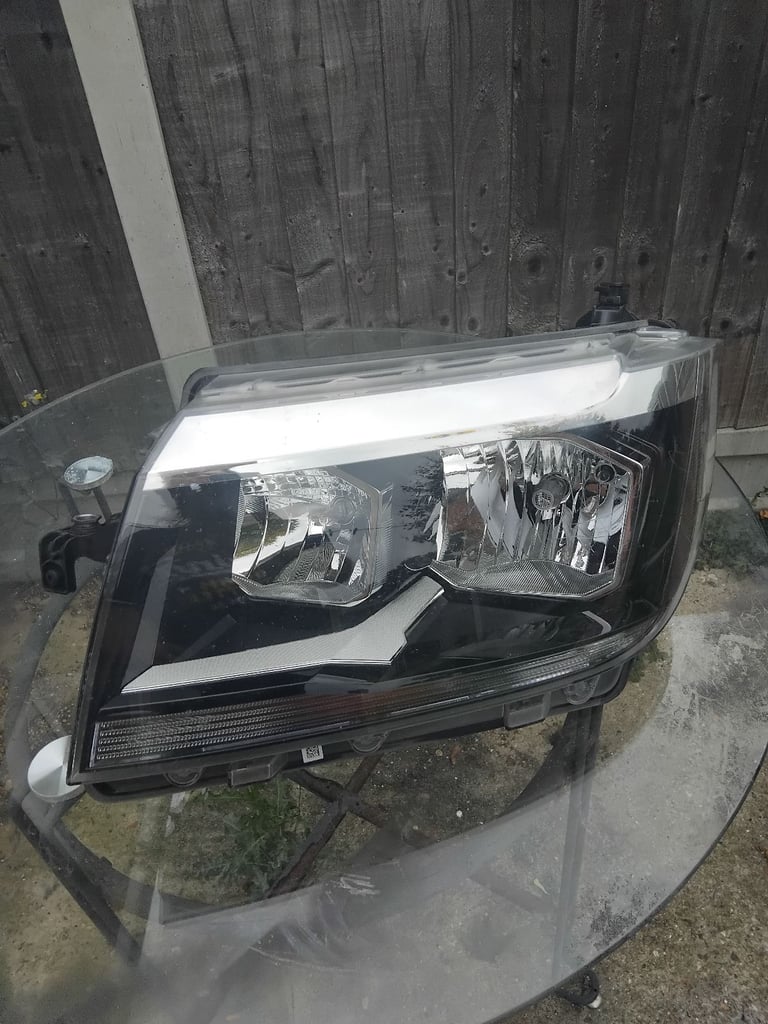 image for 2022 vw crafter n/s headlight 