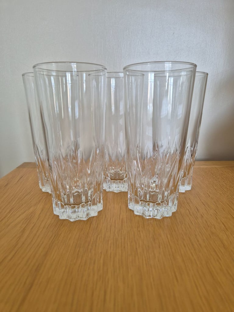 image for Deluxe Glasses/tumblers - set of 5 as new condition.