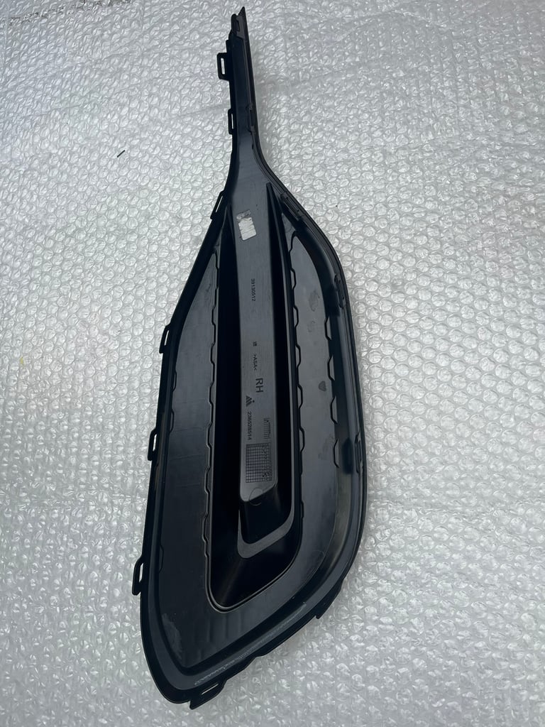 Vauxhall Astra K 2020 front bumper right side trim