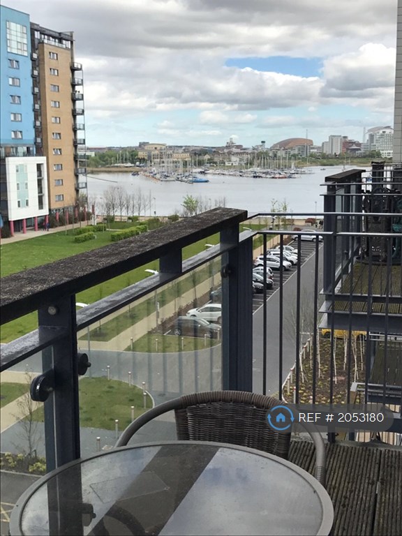 1 bedroom flat in Ferry Court, Cardiff, CF11 (1 bed) (#2053180)