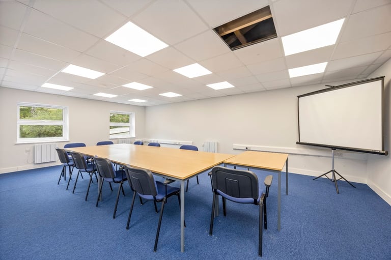 First-Floor Office to Rent in Henfield – £400 pcm (All-Inclusive)