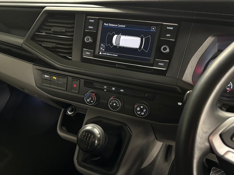 2021 Volkswagen Transporter 2.0 TDI T32 Highline Kombi FWD LWB High Roof Euro 6 (s/s) 5dr WINDOW ...
