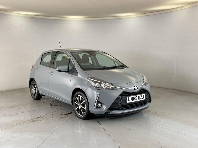 2019 Toyota Yaris 1.5 VVT-i Icon Tech Hatchback 5dr Petrol CVT Euro 6 (111 ps) - SAT NAV + PA HAT...