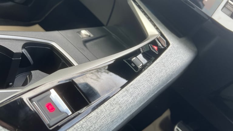 2025 Peugeot 3008 1.2 Hybrid 136 GT 5dr e-DSC6 Petrol Estate Estate Petrol Automatic