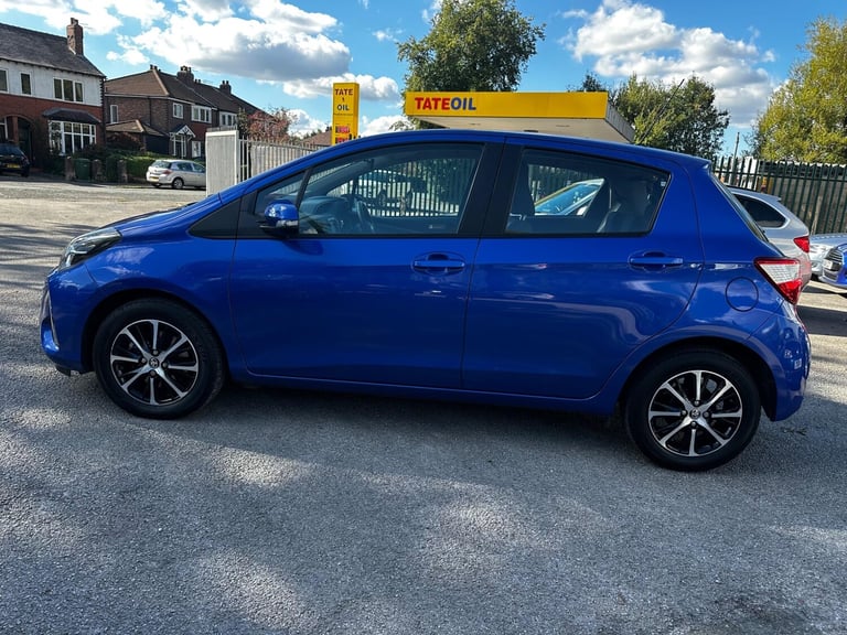 2019 Toyota Yaris 1.5 VVT-i Icon Tech Euro 6 5dr HATCHBACK Petrol Manual