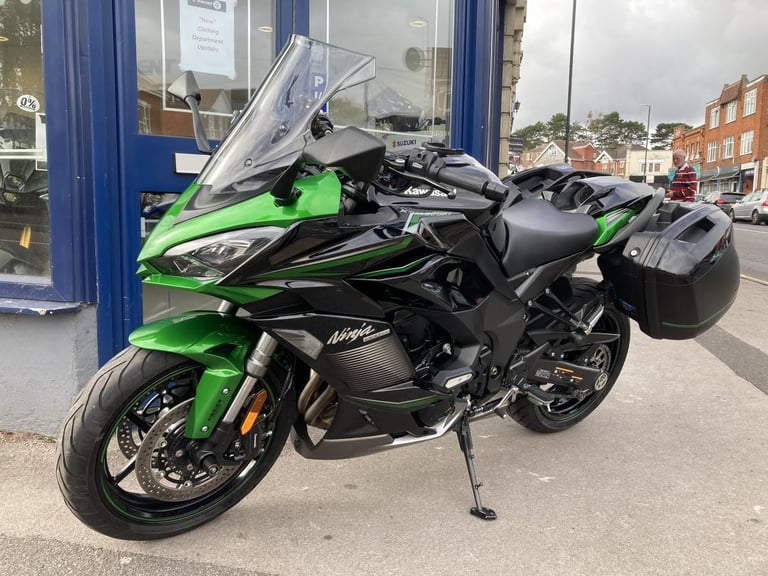 KAWASAKI PERFORMANCE TOURING EDITION - WITH FULL KAWASAKI SERVICE HISTORY 
