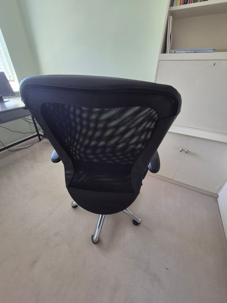 Black Office Desk Chair - adjustable and on castors - FREE
