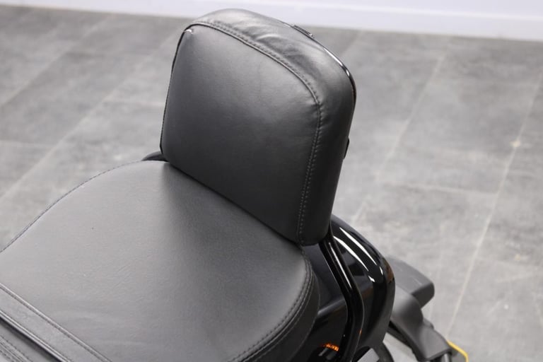 2021 Harley-Davidson FXFBS Softail Fat Bob in Vivid Black 