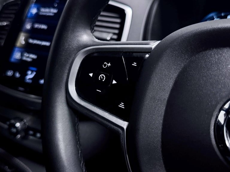 2022 Volvo XC90 2.0h T8 Recharge 18.8kWh R-Design SUV 5dr Petrol Plug-in Hybrid Auto 4WD Eu ESTAT...