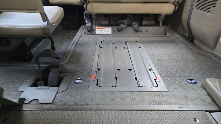  Nissan Elgrand Caravan twin mobility Chair auto lift Petrol Automatic