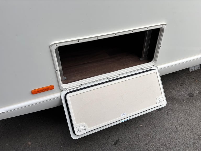 20 SWIFT CHALLENGER 835 X, SPECIAL EDITION CELESTE, AWD MOVER, ALDE, TALL FRIDGE