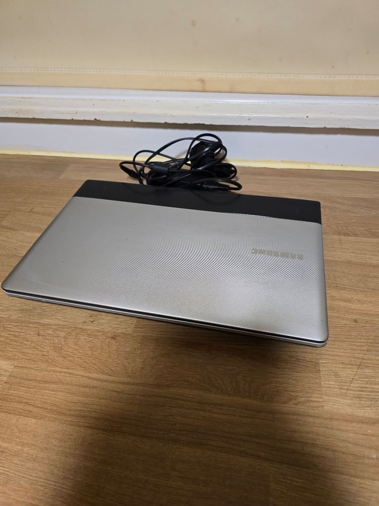 Samsung laptop i3 8gb ram 500gb hdd windows 11 and office 